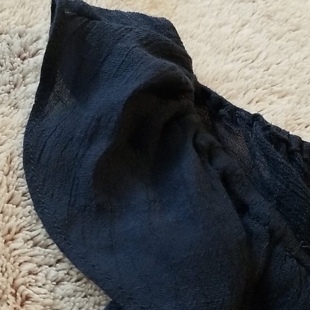 Ruffle crop - Picture 2 of 3